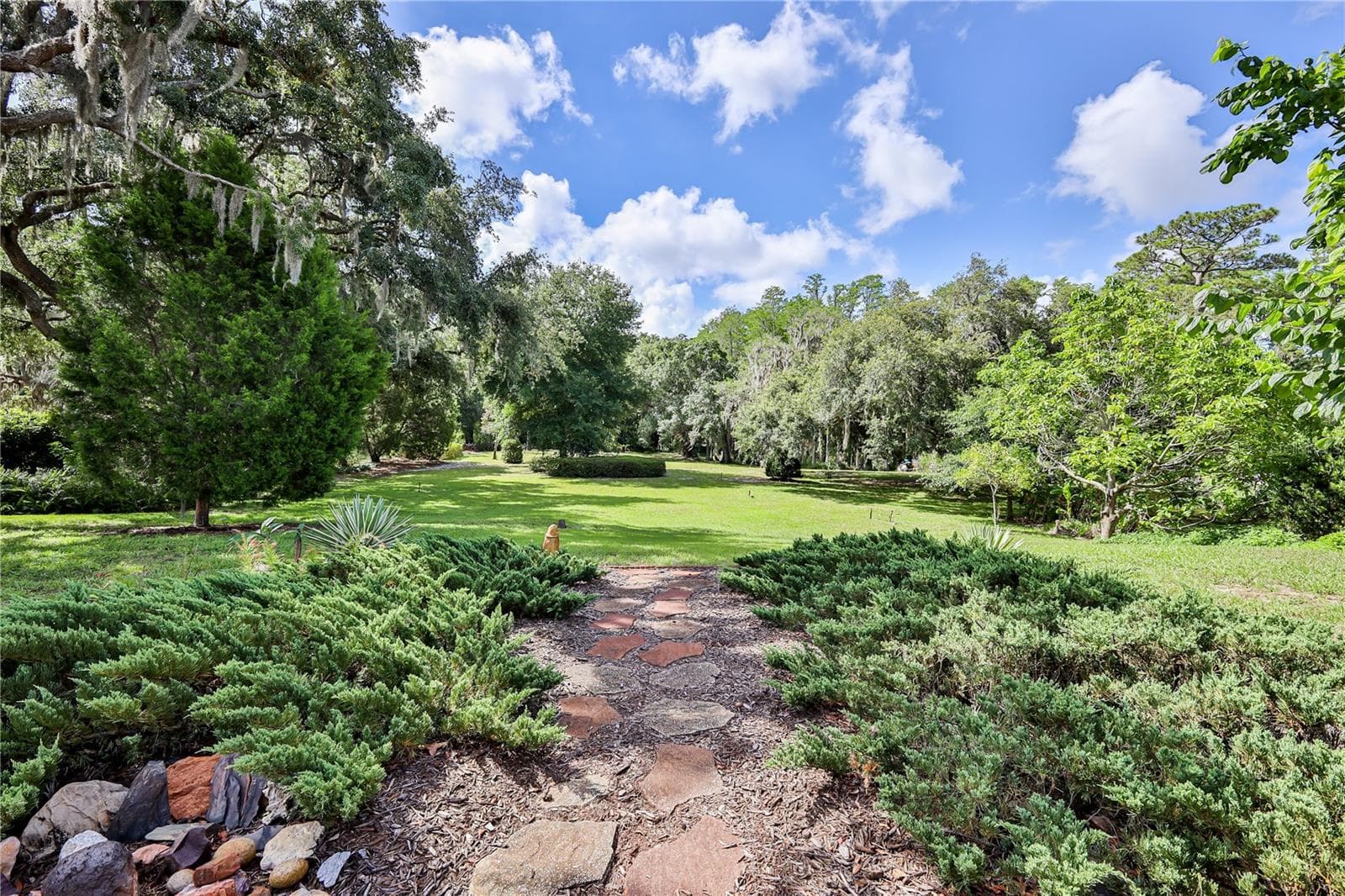8270 SYCAMORE DRIVE — photo 46 of 68