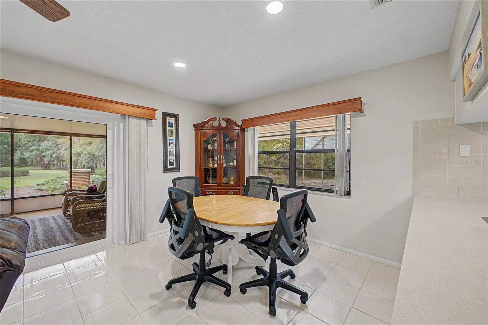 8270 SYCAMORE DRIVE — photo 19 of 68