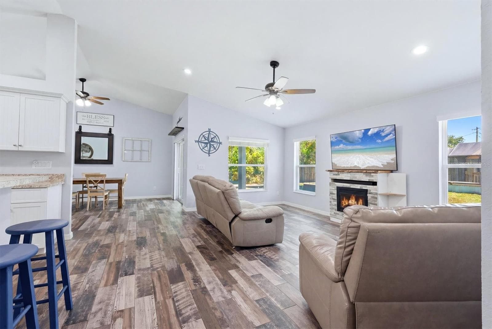 6174 BLACKBERRY STREET — photo 4 of 44