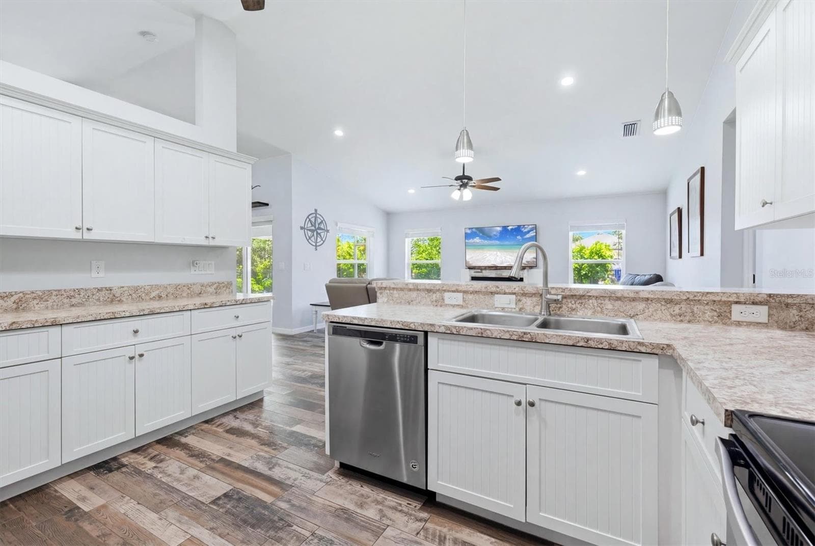 6174 BLACKBERRY STREET — photo 5 of 44