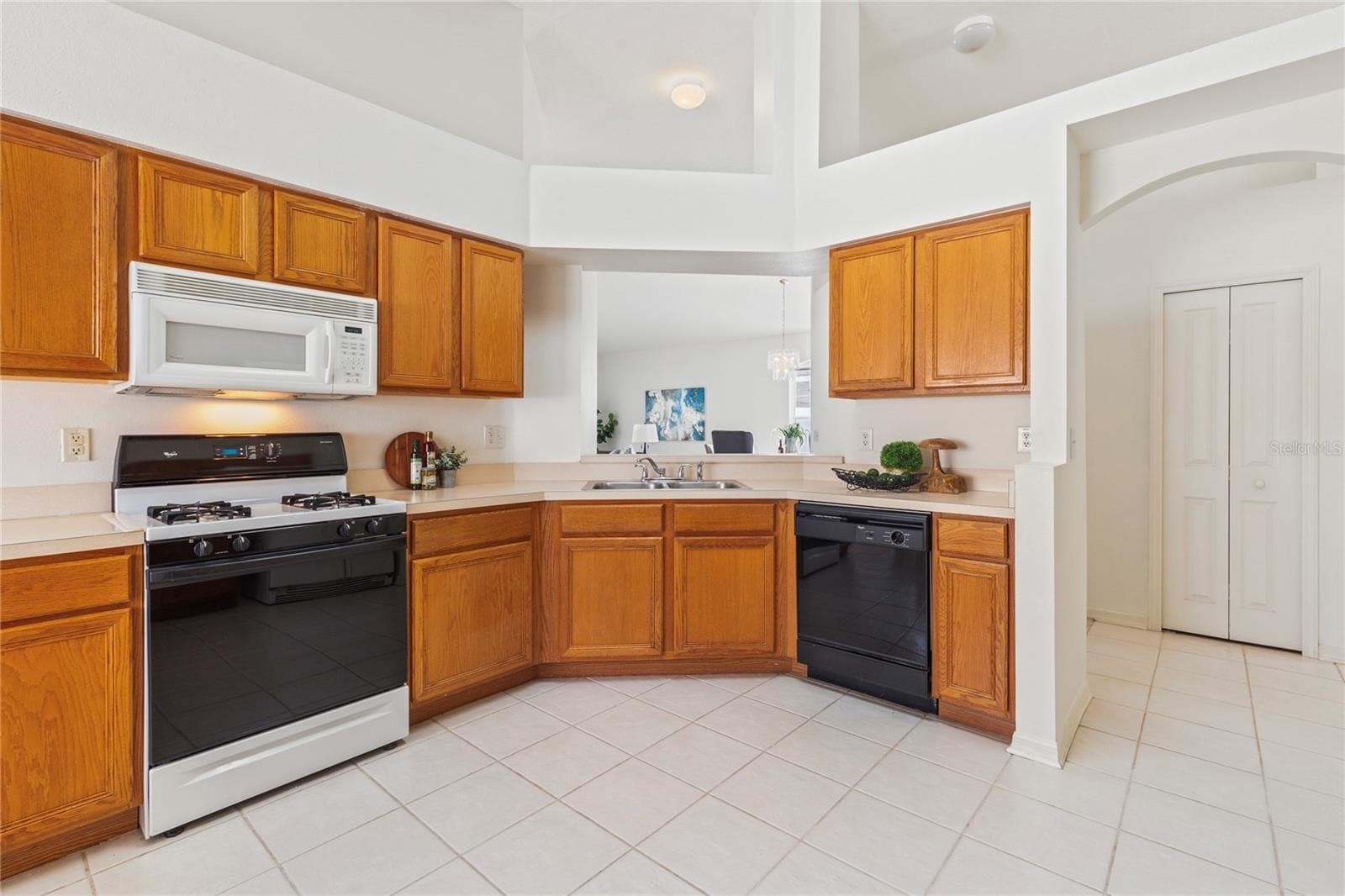 30446 TREMONT DRIVE — photo 8 of 45