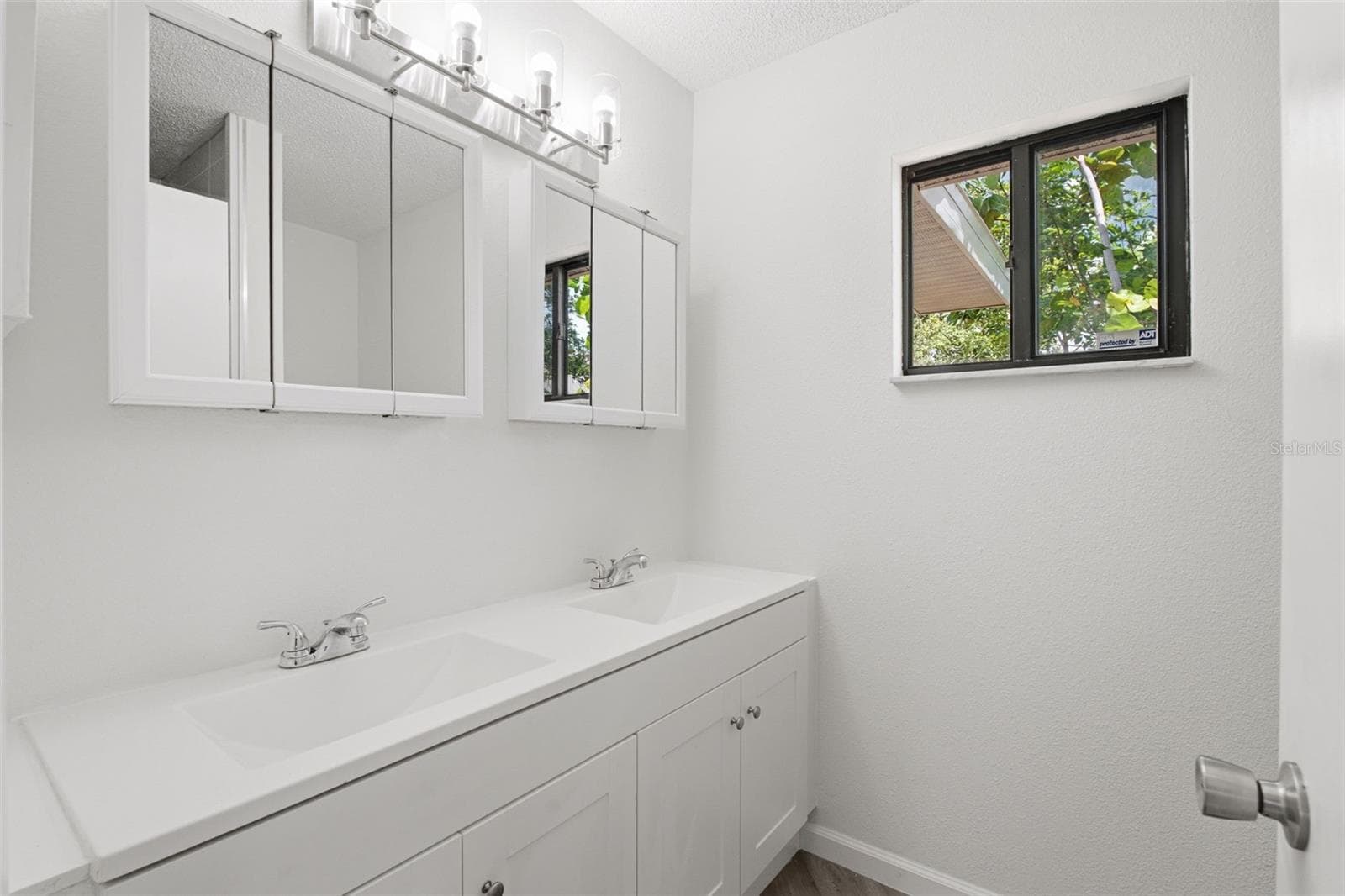 5142 SILVER BELL DRIVE — photo 6 of 50