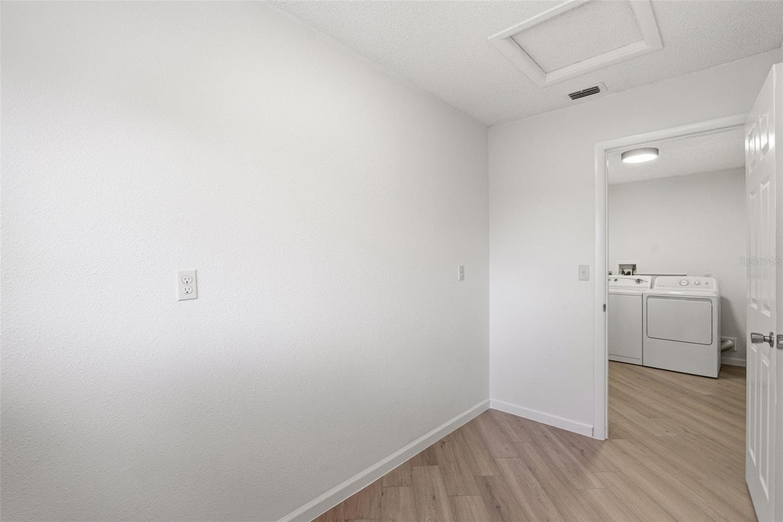5142 SILVER BELL DRIVE — photo 37 of 50
