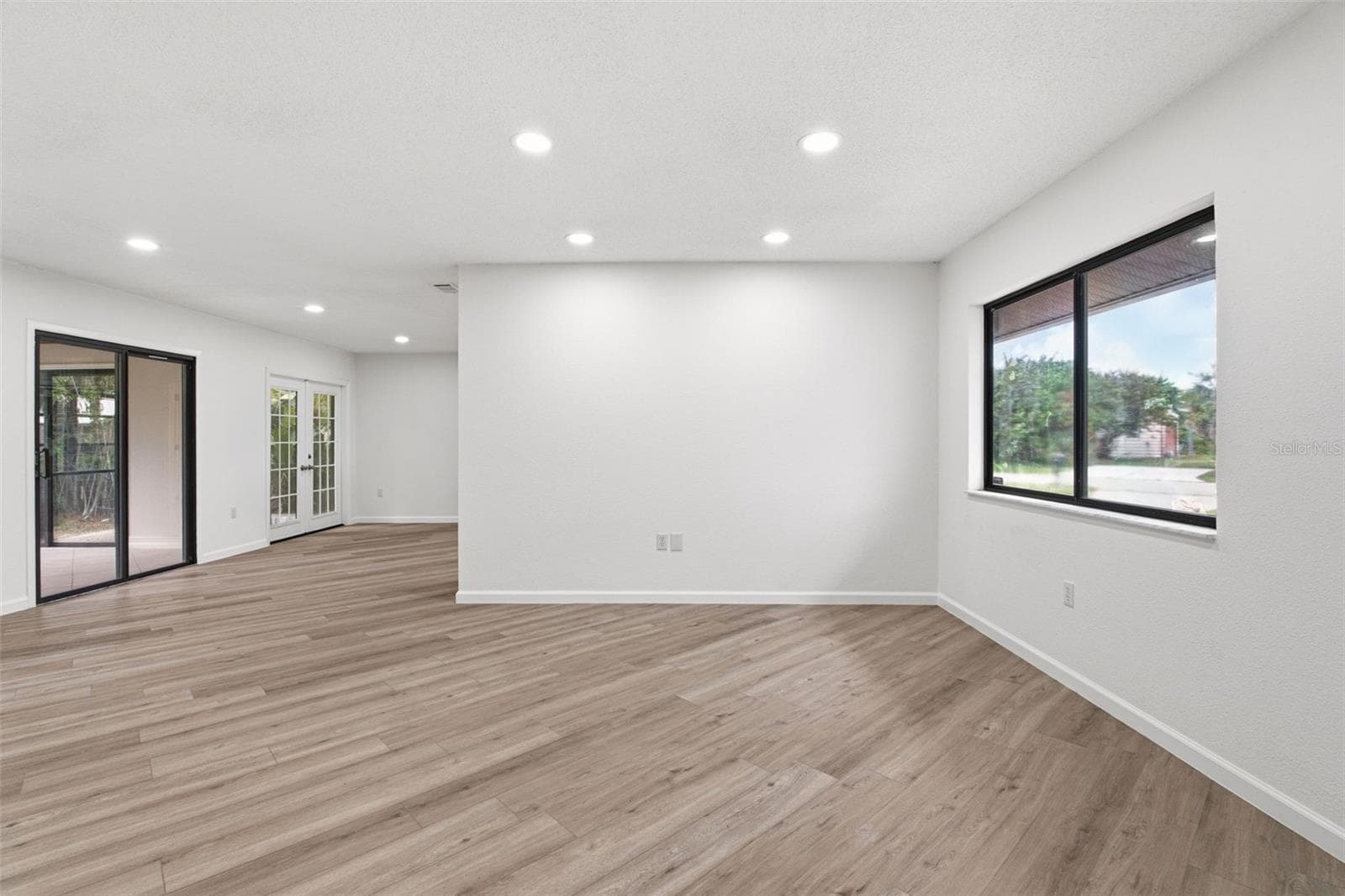 5142 SILVER BELL DRIVE — photo 15 of 50