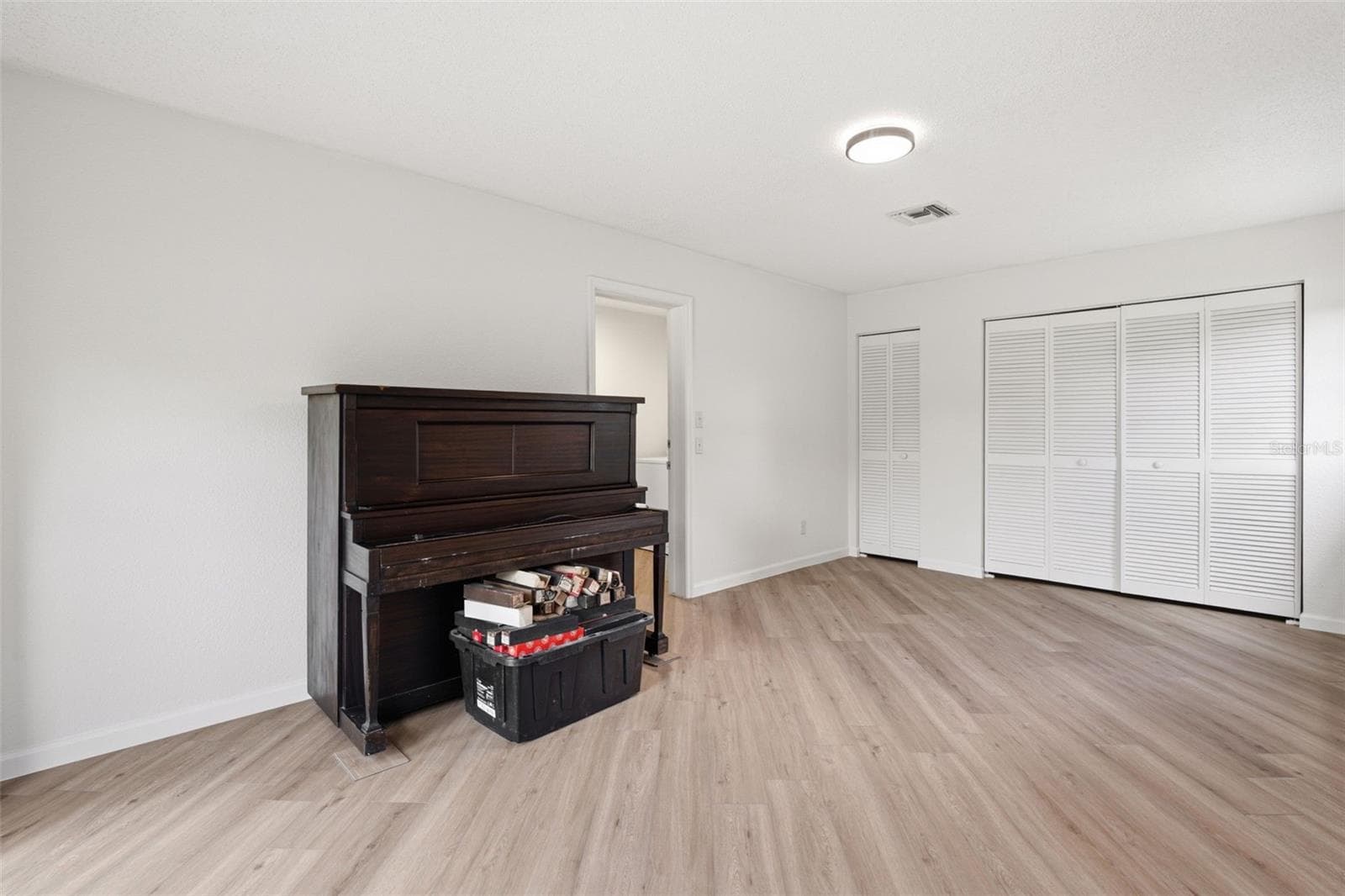 5142 SILVER BELL DRIVE — photo 32 of 50