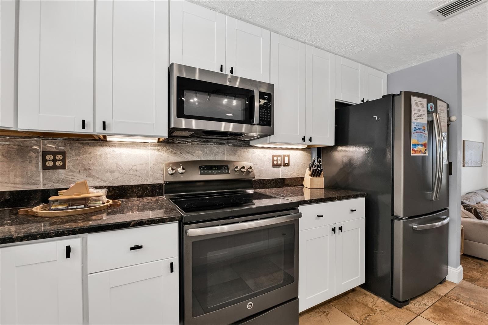 1664 LAKEVIEW PLACE — photo 19 of 69