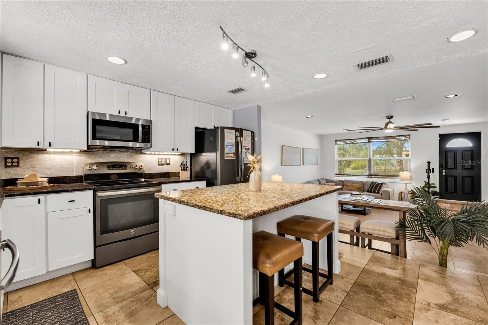 1664 LAKEVIEW PLACE — photo 17 of 69