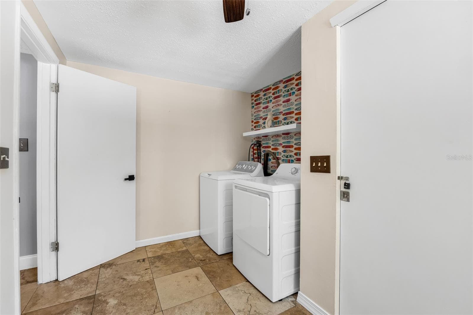 1664 LAKEVIEW PLACE — photo 24 of 69