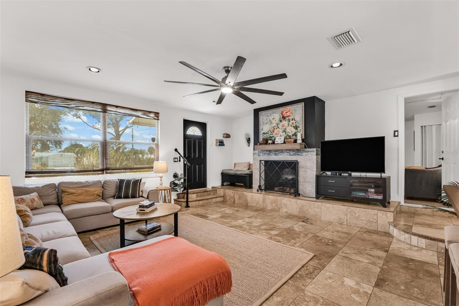 1664 LAKEVIEW PLACE — photo 9 of 69