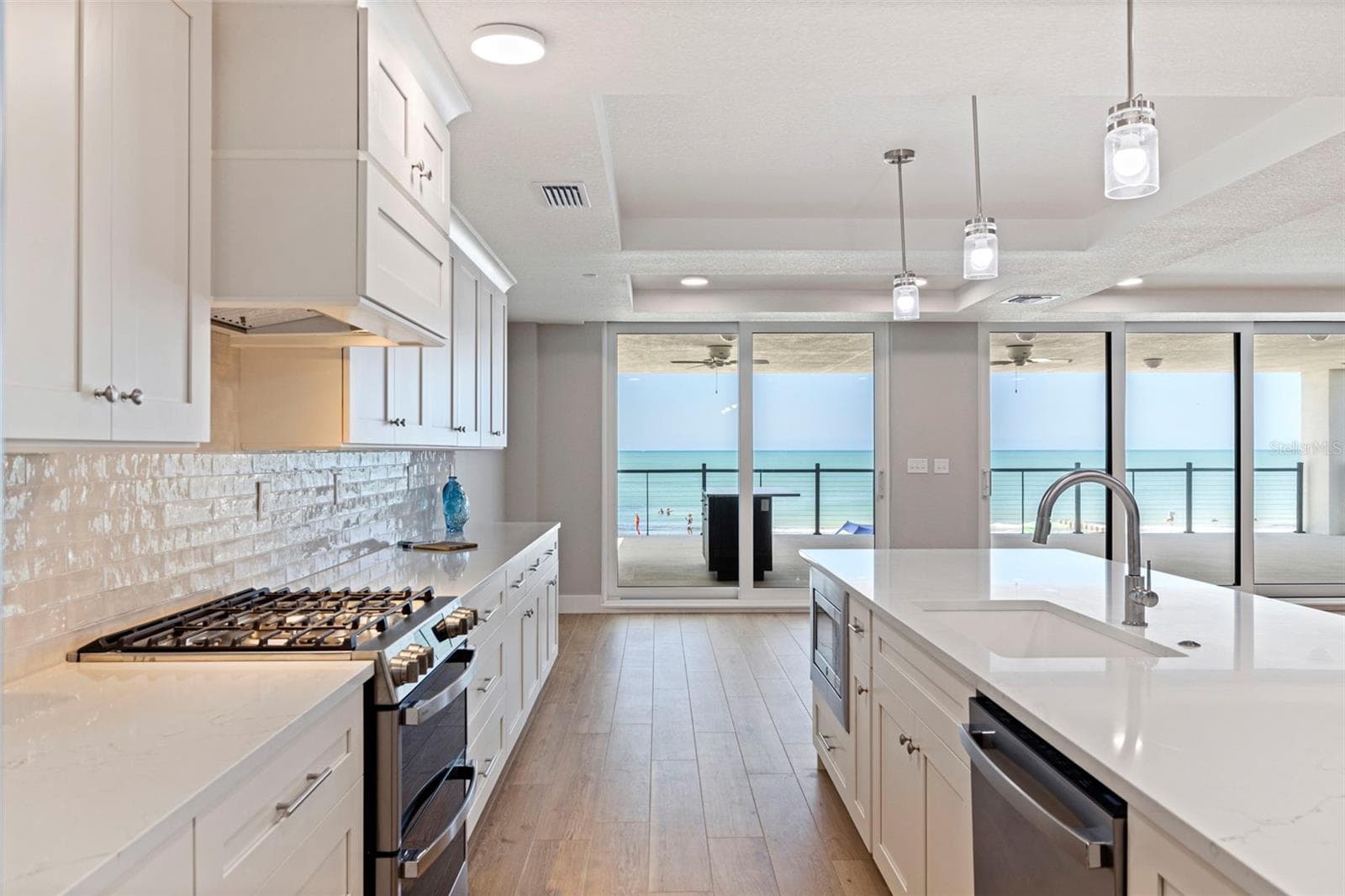14048 GULF BOULEVARD — photo 15 of 79