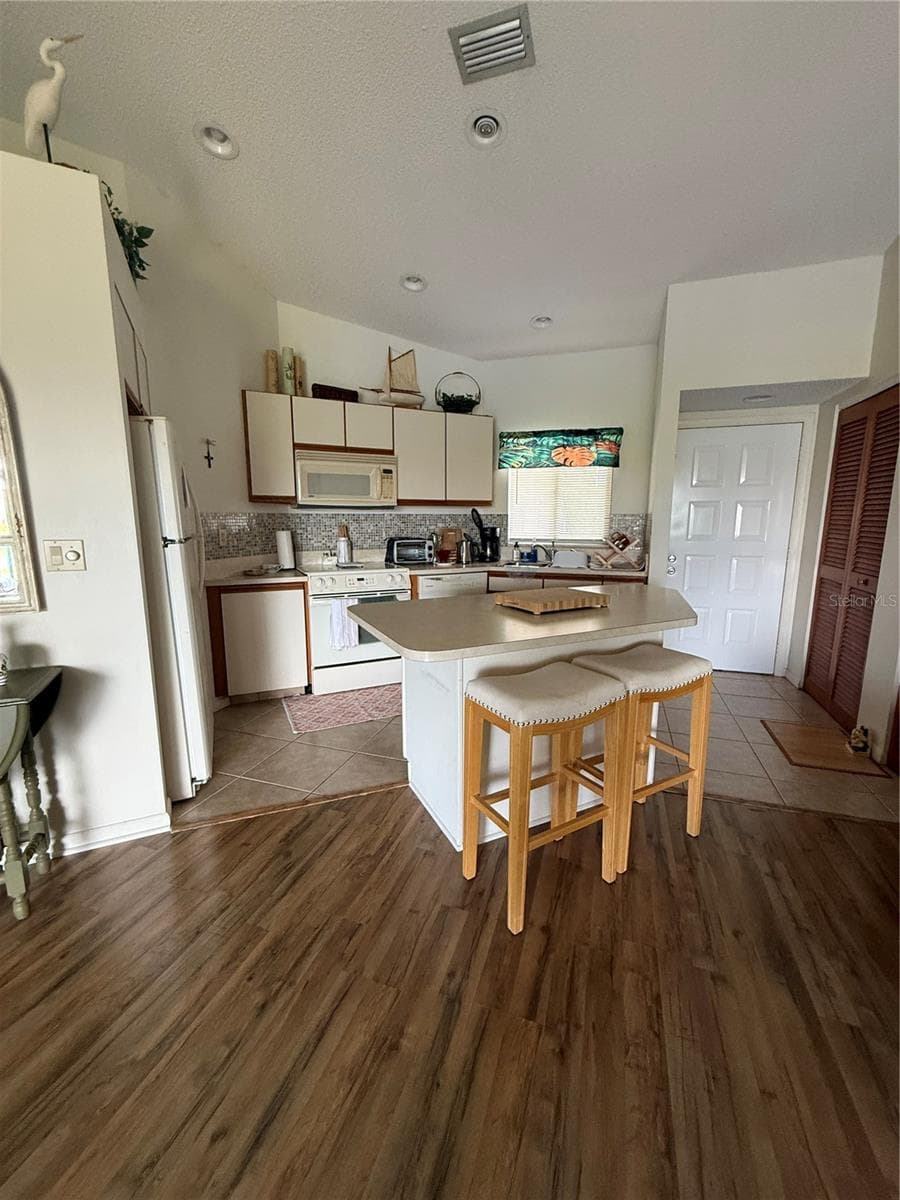 5435 CASABLANCA CIRCLE — photo 14 of 15
