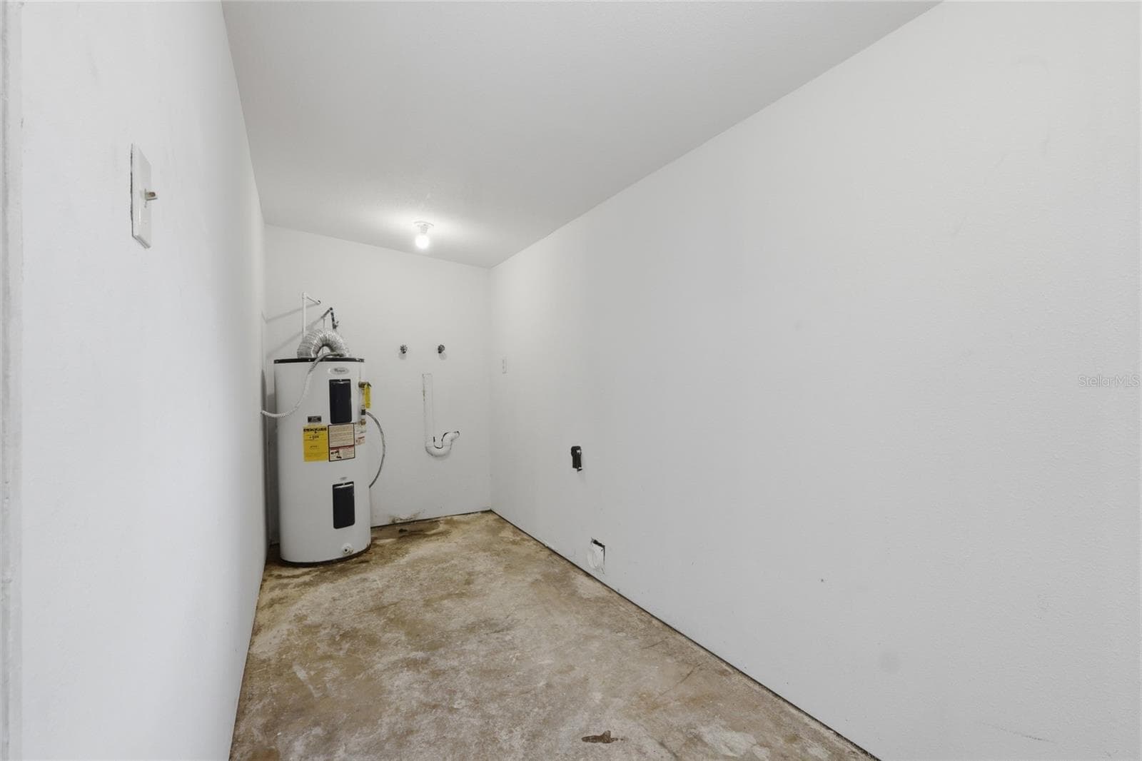 410 OAKWOOD AVENUE — photo 29 of 34