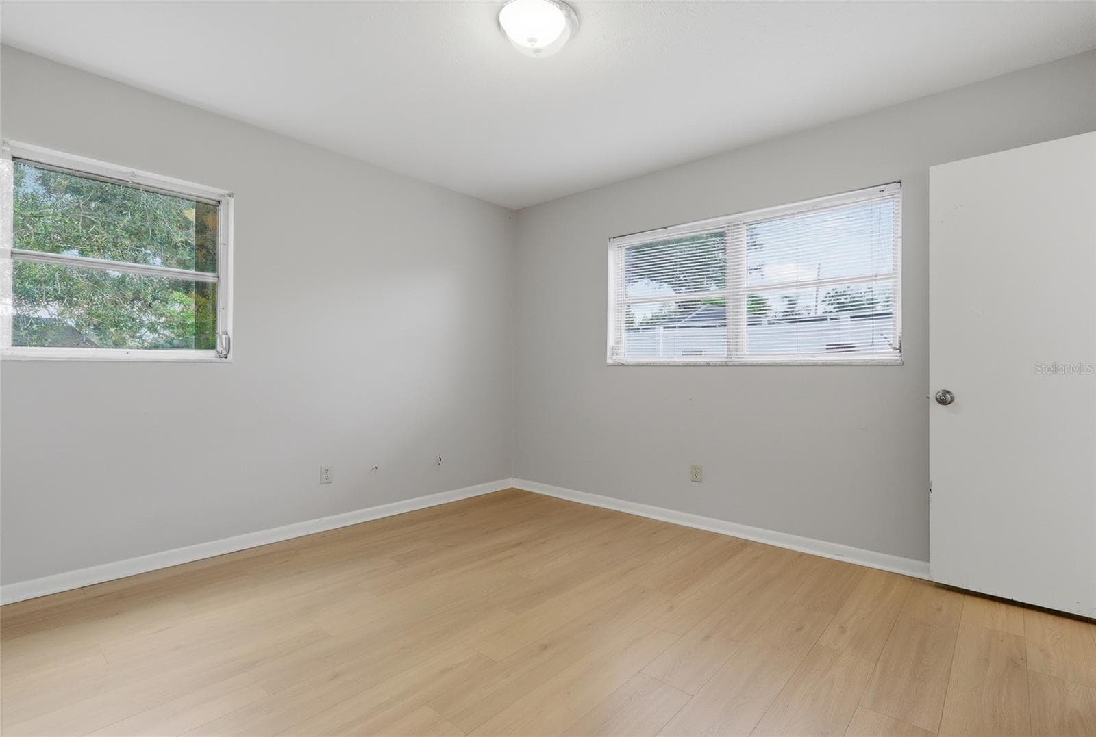 410 OAKWOOD AVENUE — photo 19 of 34
