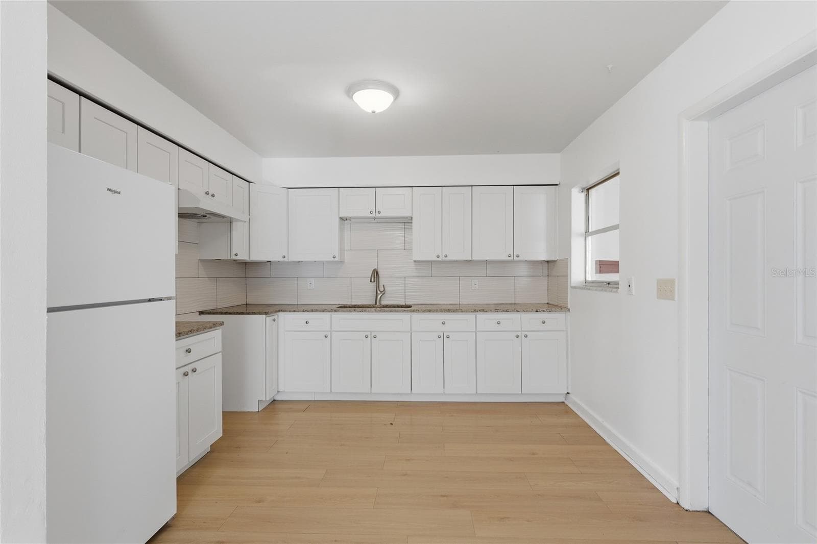 410 OAKWOOD AVENUE — photo 23 of 34