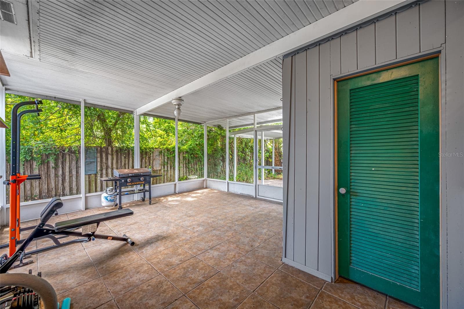 6219 HAMPTON DRIVE — photo 35 of 39