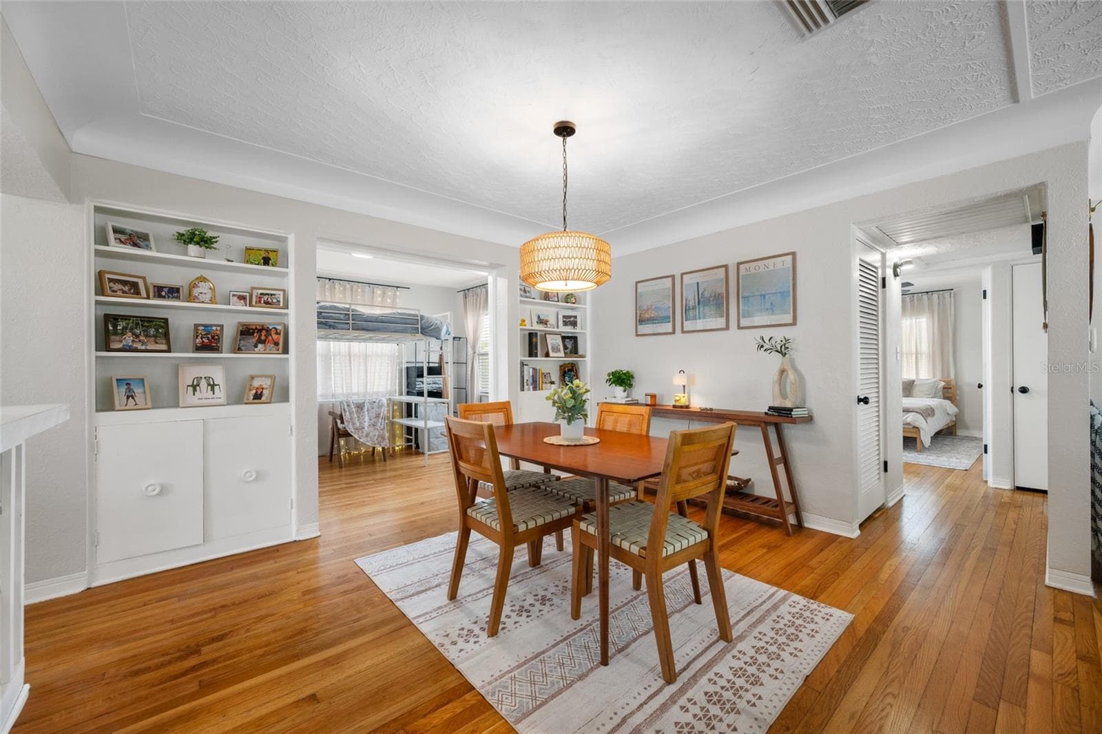 6219 HAMPTON DRIVE — photo 8 of 39