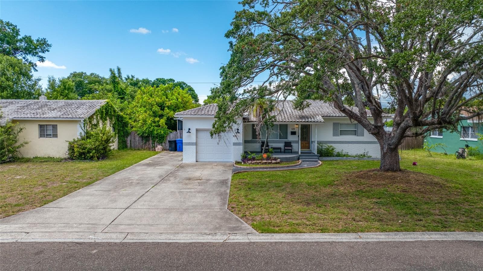 6219 HAMPTON DRIVE — photo 37 of 39