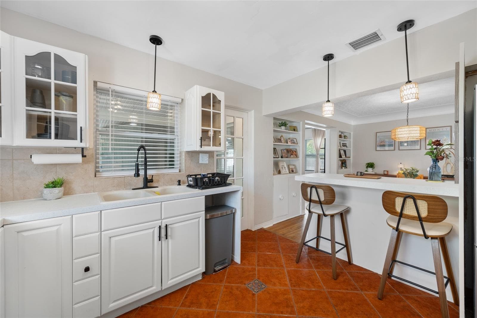 6219 HAMPTON DRIVE — photo 15 of 39