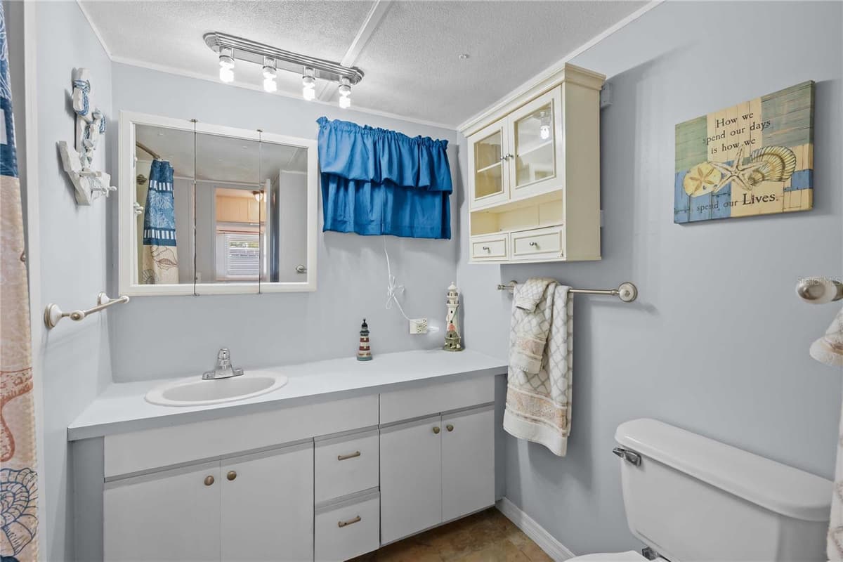 3834 SARAH DRIVE — photo 19 of 32