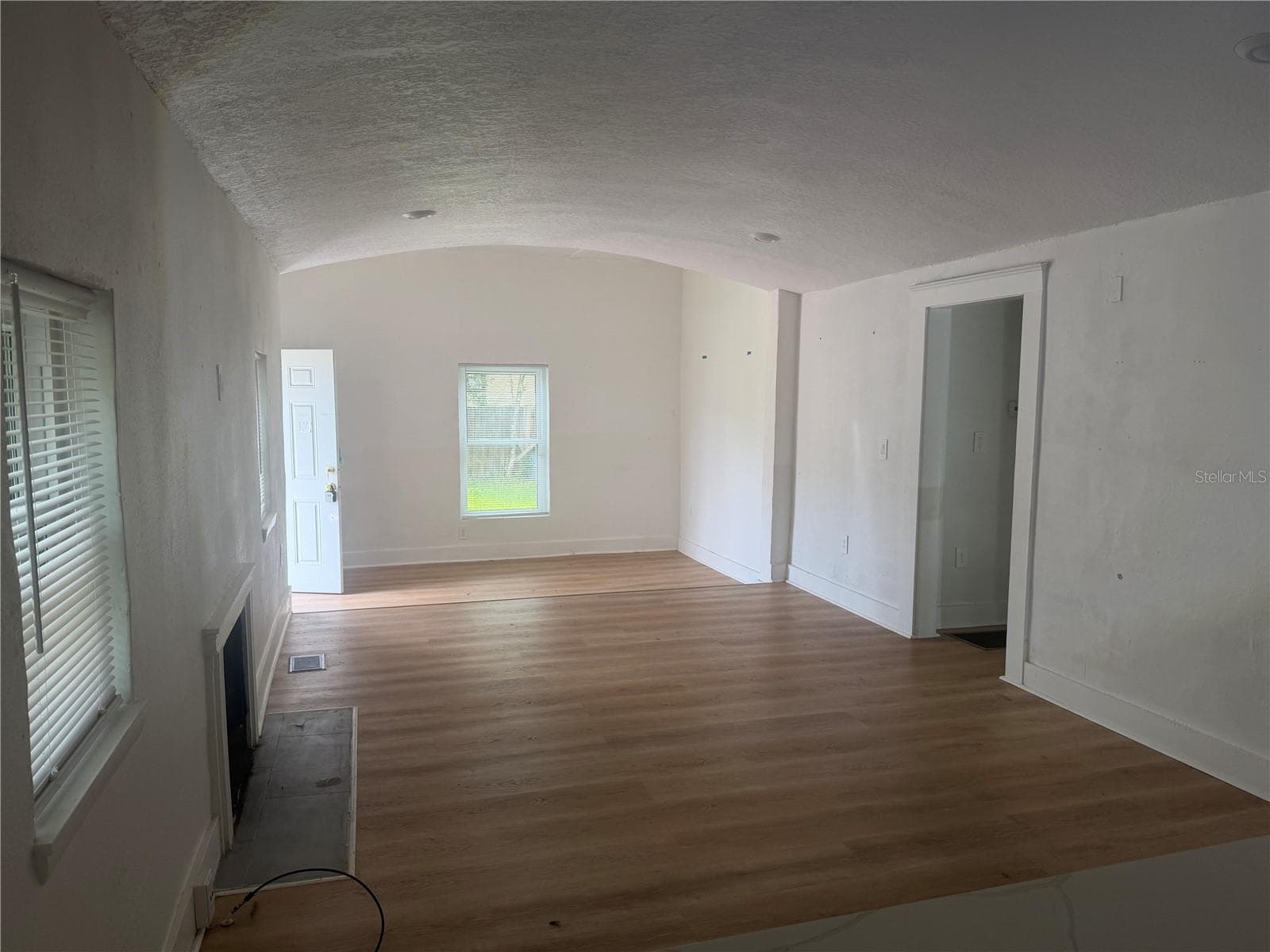112 AVOCADO AVENUE — photo 5 of 19