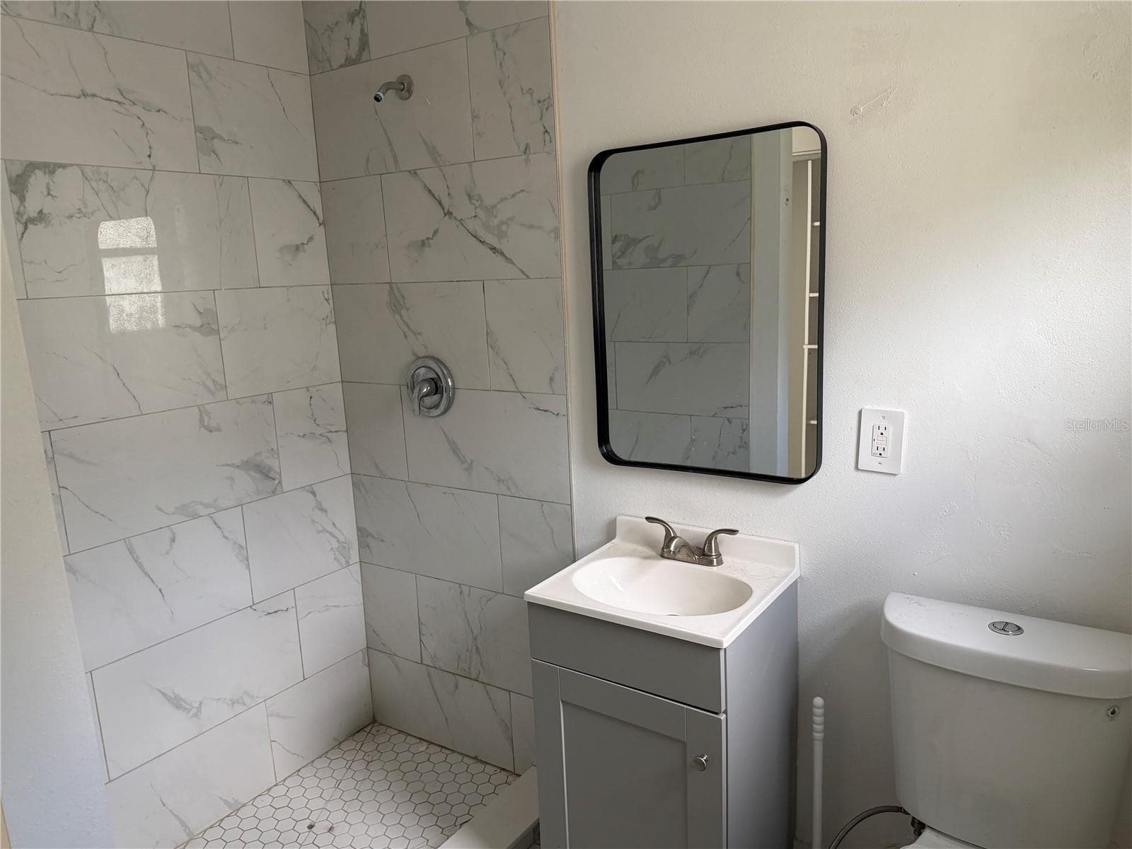 112 AVOCADO AVENUE — photo 6 of 19