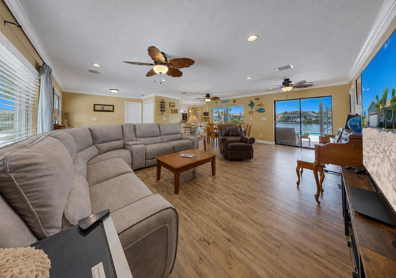 6301 COTTONWOOD LANE — photo 8 of 53