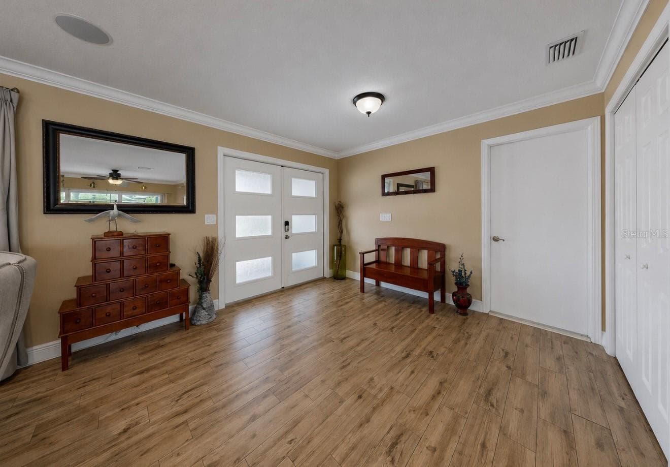 6301 COTTONWOOD LANE — photo 7 of 53
