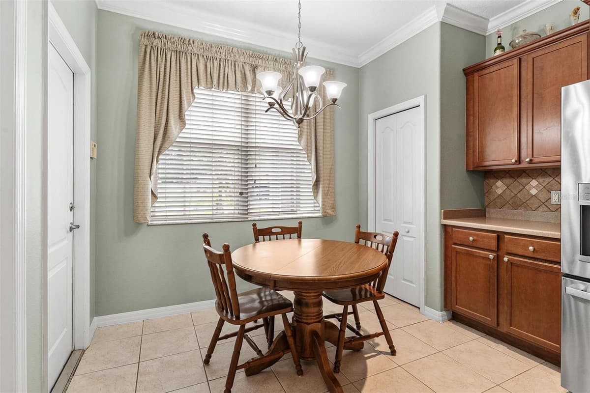36403 GRAND ISLAND OAKS CIRCLE — photo 11 of 34