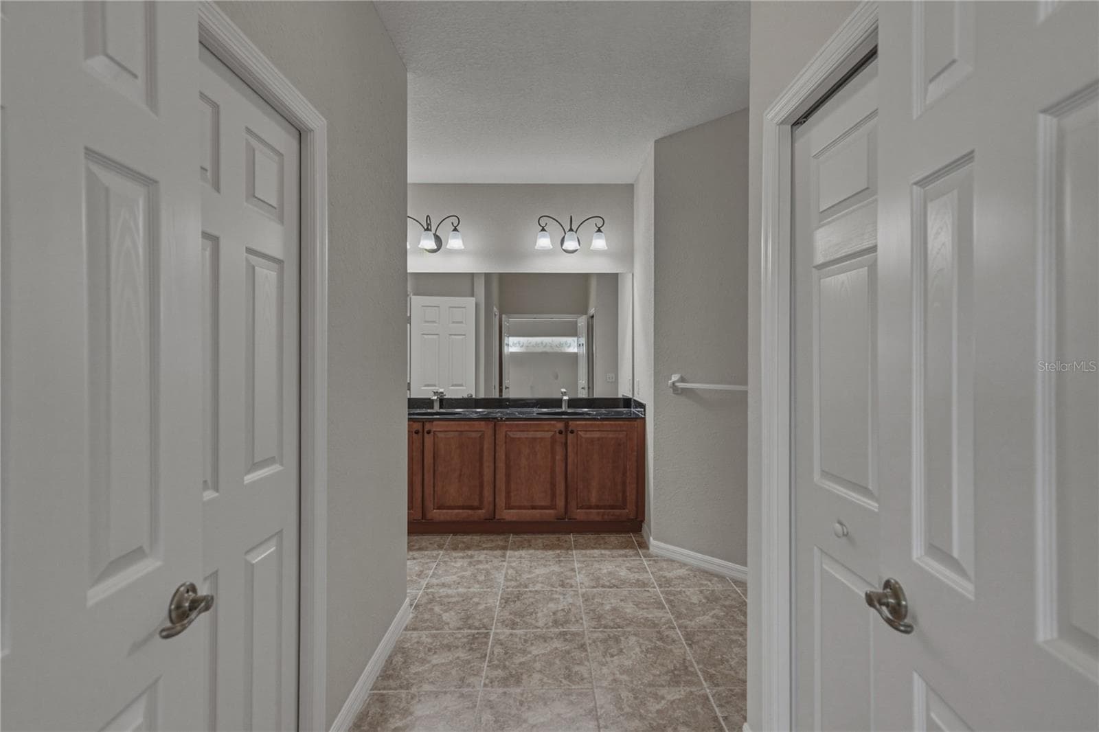4017 DUNMORE DRIVE — photo 29 of 97