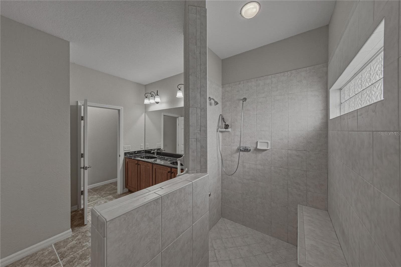 4017 DUNMORE DRIVE — photo 34 of 97
