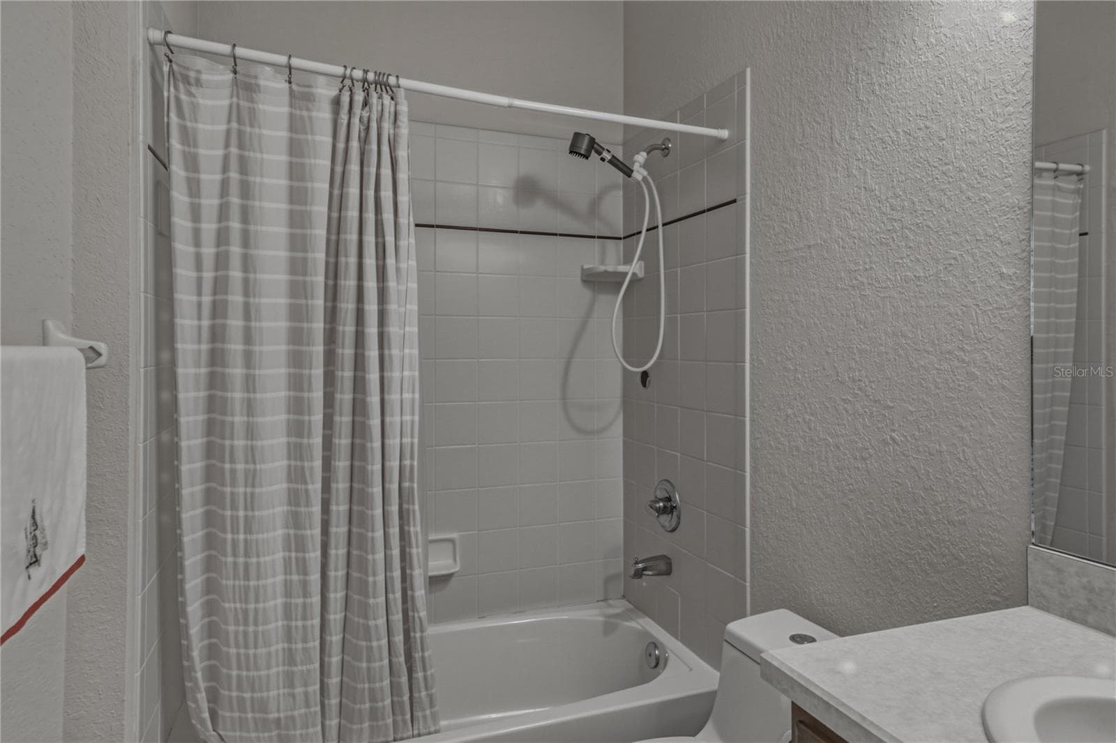 4017 DUNMORE DRIVE — photo 39 of 97
