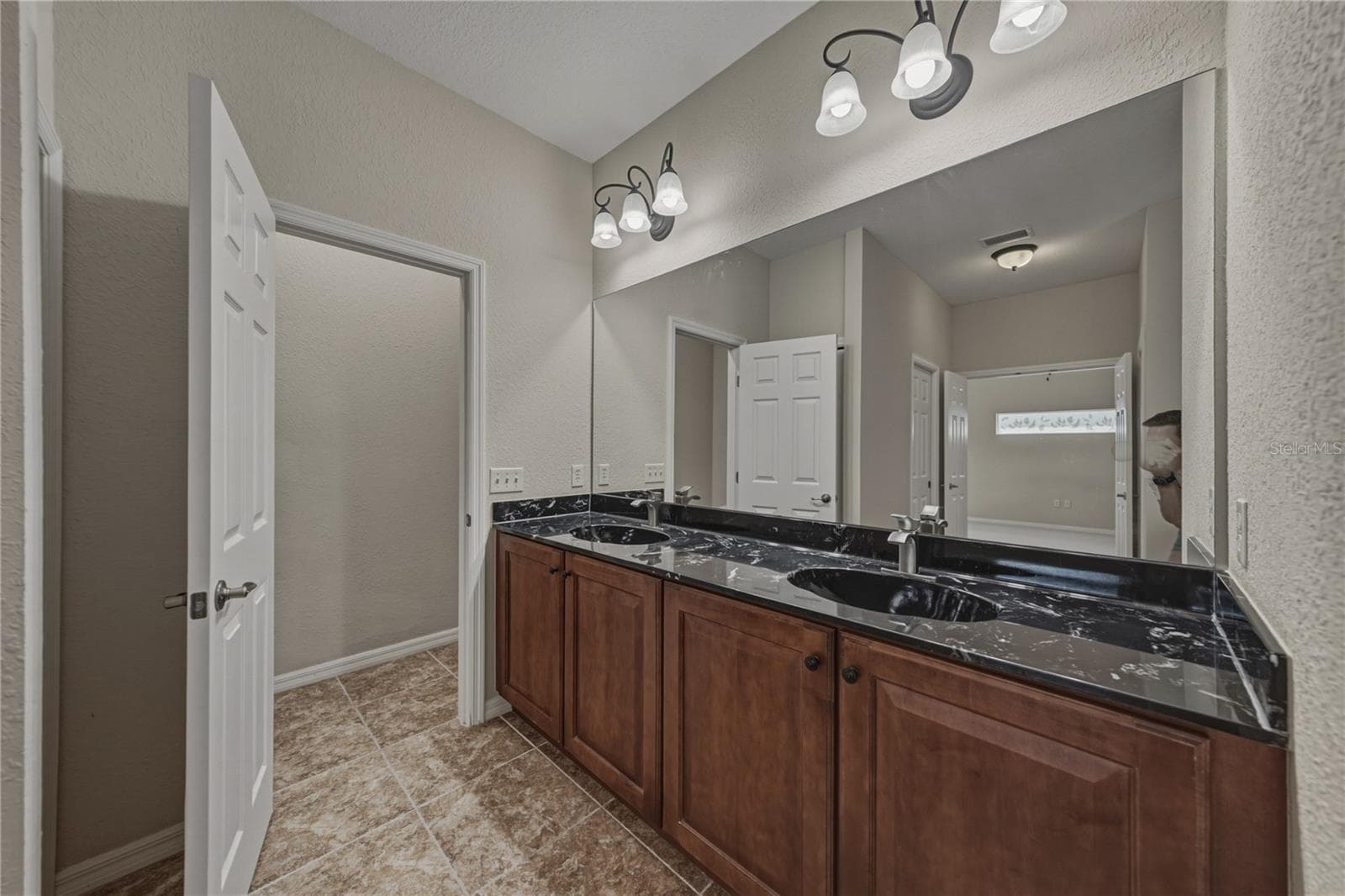 4017 DUNMORE DRIVE — photo 30 of 97
