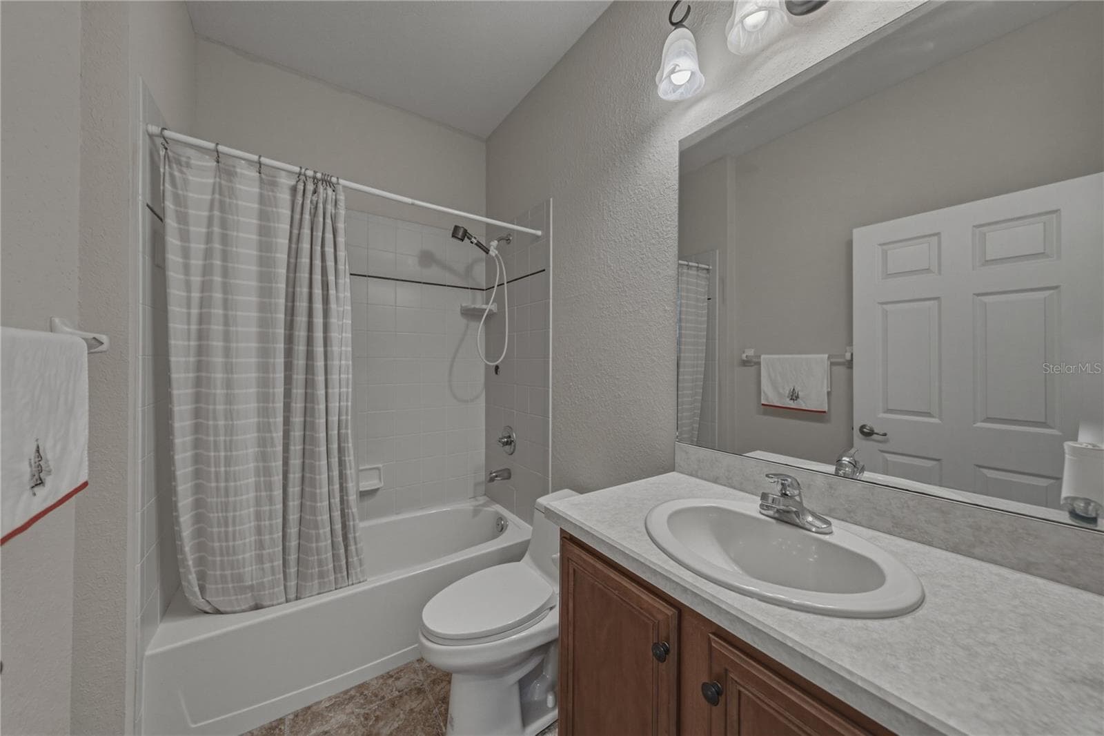 4017 DUNMORE DRIVE — photo 38 of 97
