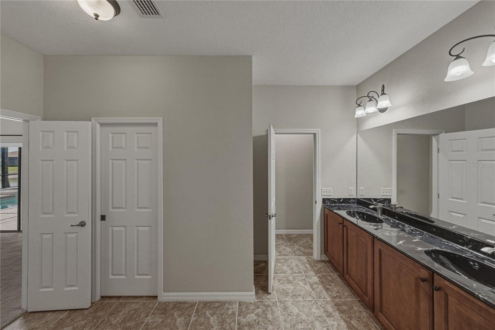 4017 DUNMORE DRIVE — photo 32 of 97