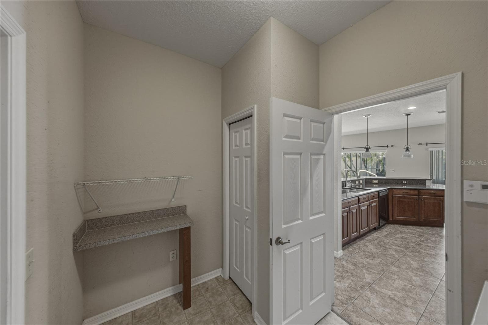 4017 DUNMORE DRIVE — photo 24 of 97