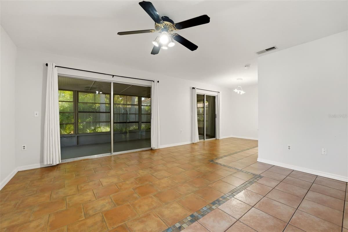 5324 ROYAL PALM AVENUE — photo 8 of 26