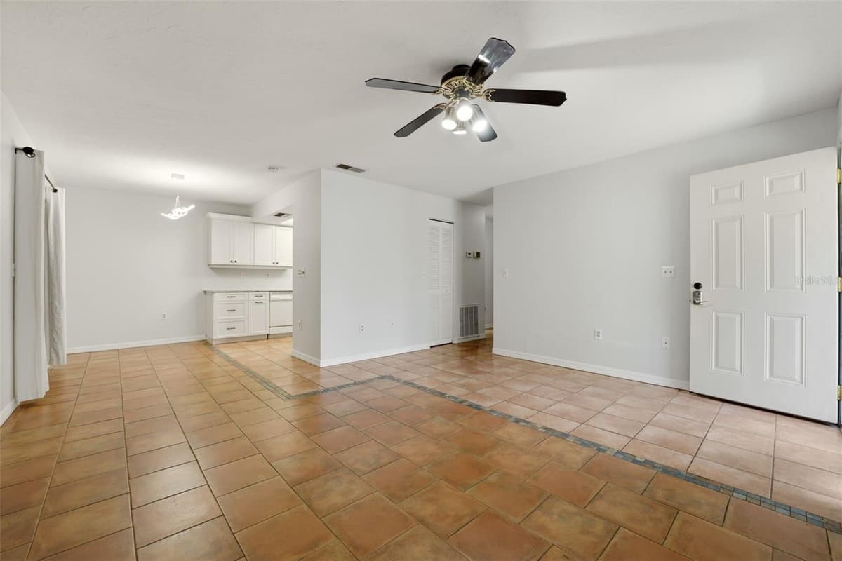 5324 ROYAL PALM AVENUE — photo 7 of 26