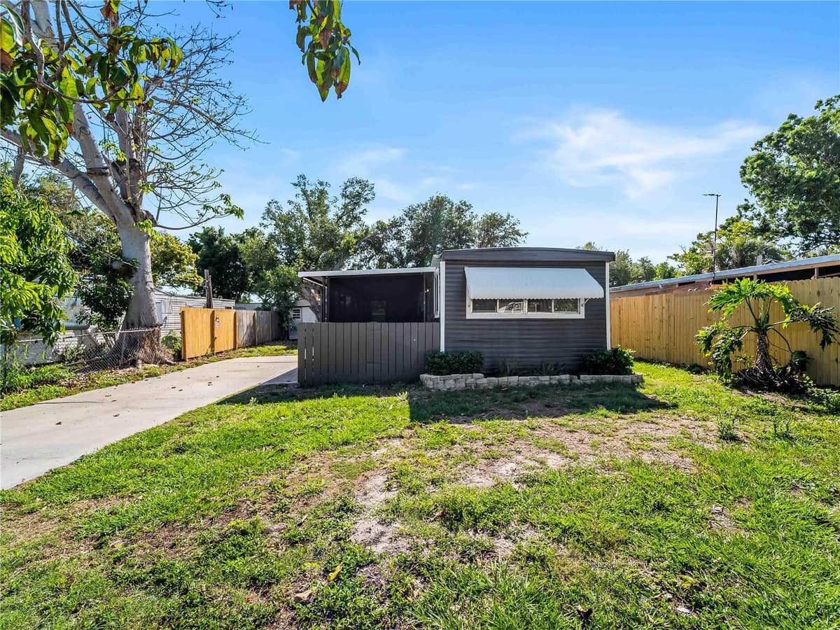 110 VERONA STREET — photo 7 of 30