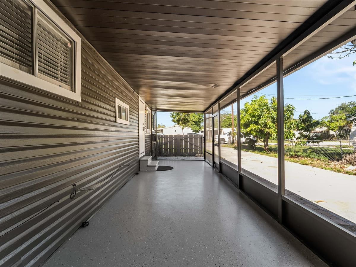 110 VERONA STREET — photo 4 of 30
