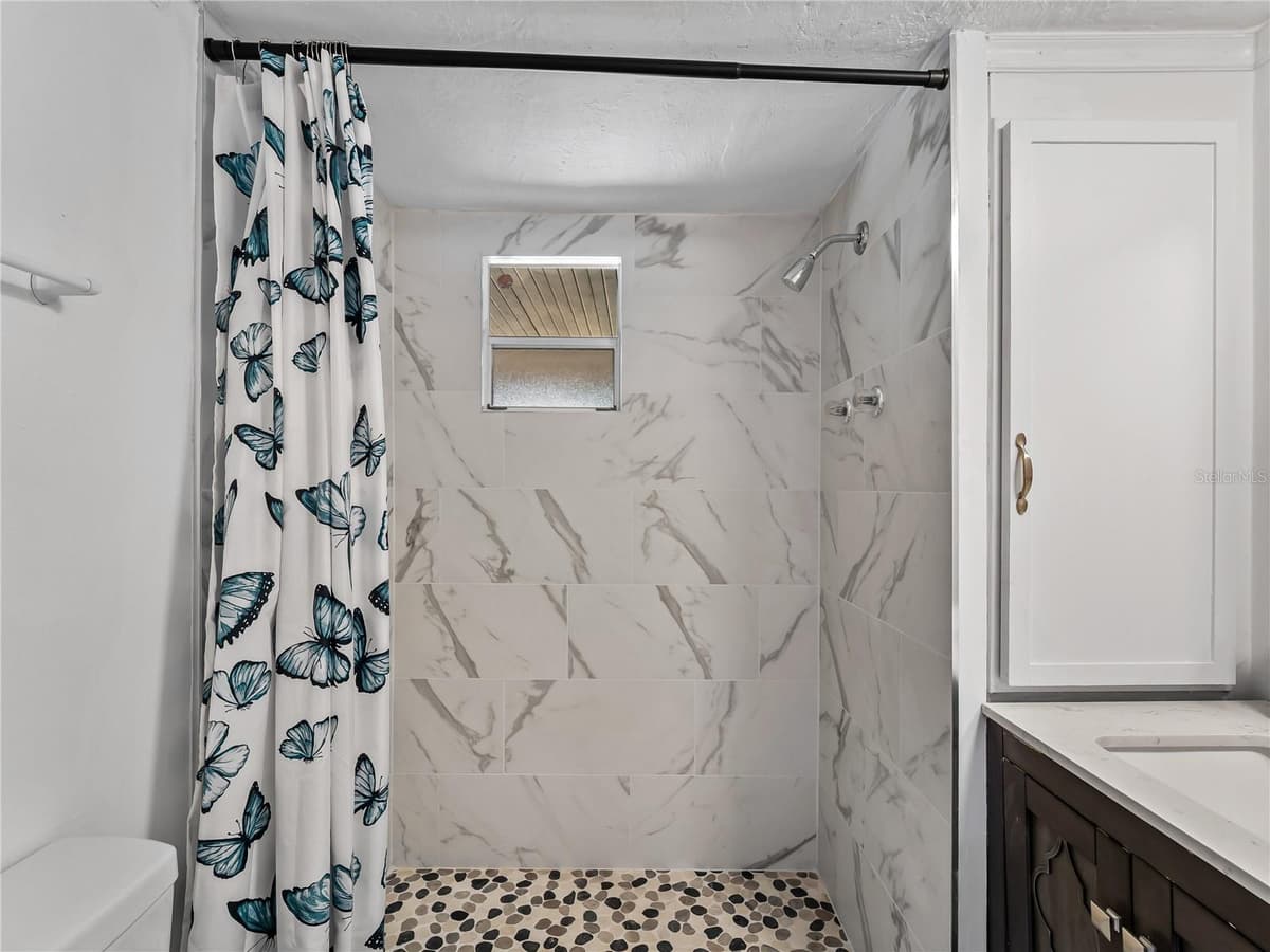 110 VERONA STREET — photo 25 of 30
