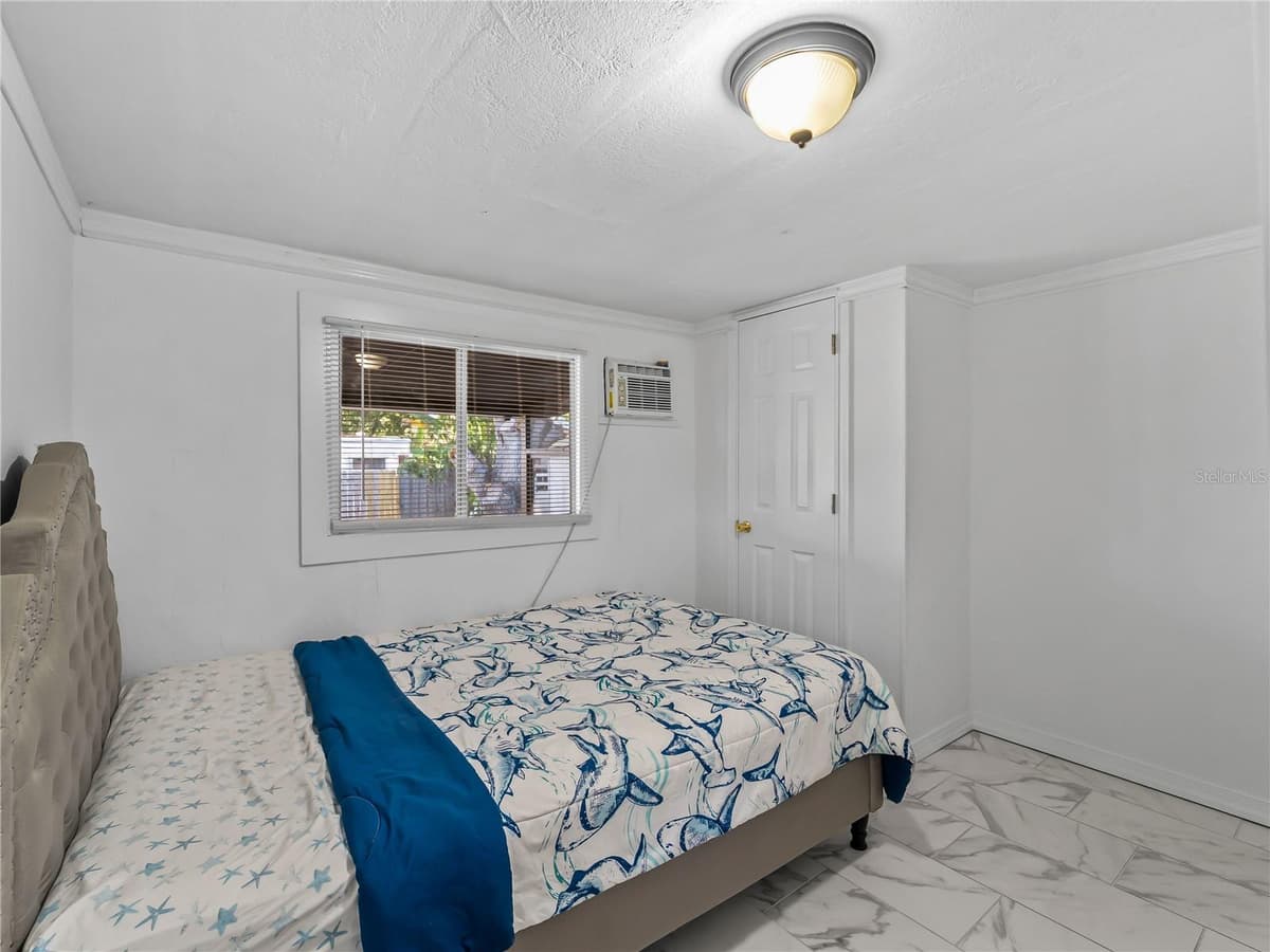 110 VERONA STREET — photo 22 of 30