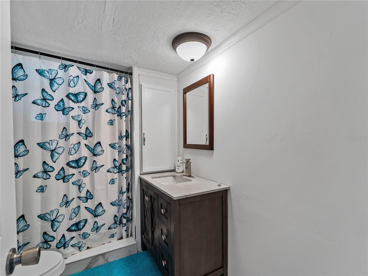 110 VERONA STREET — photo 24 of 30