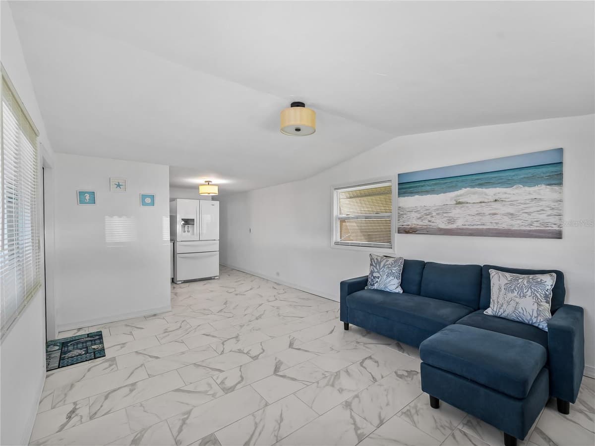 110 VERONA STREET — photo 17 of 30