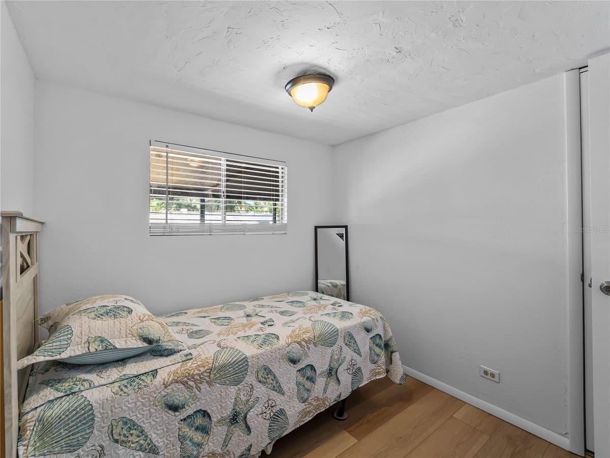 110 VERONA STREET — photo 26 of 30