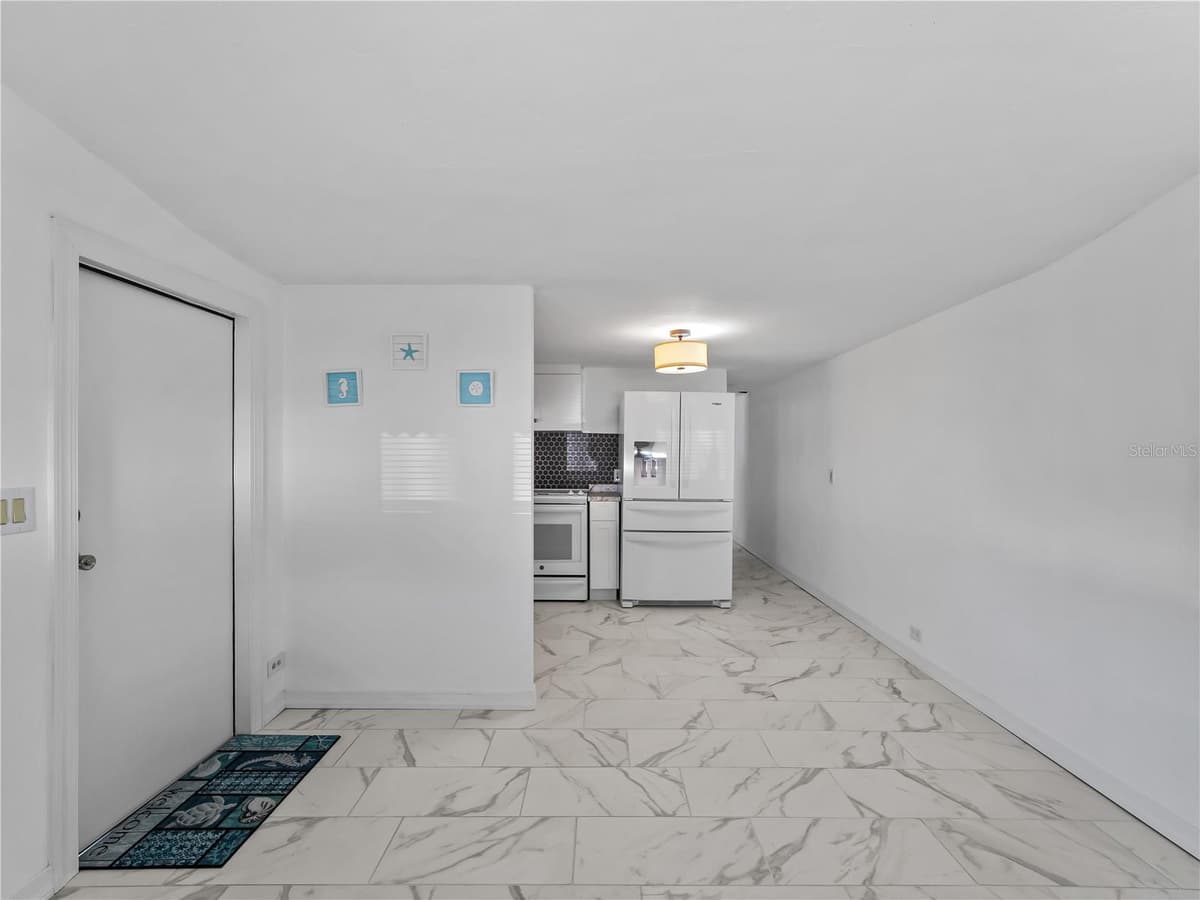 110 VERONA STREET — photo 13 of 30