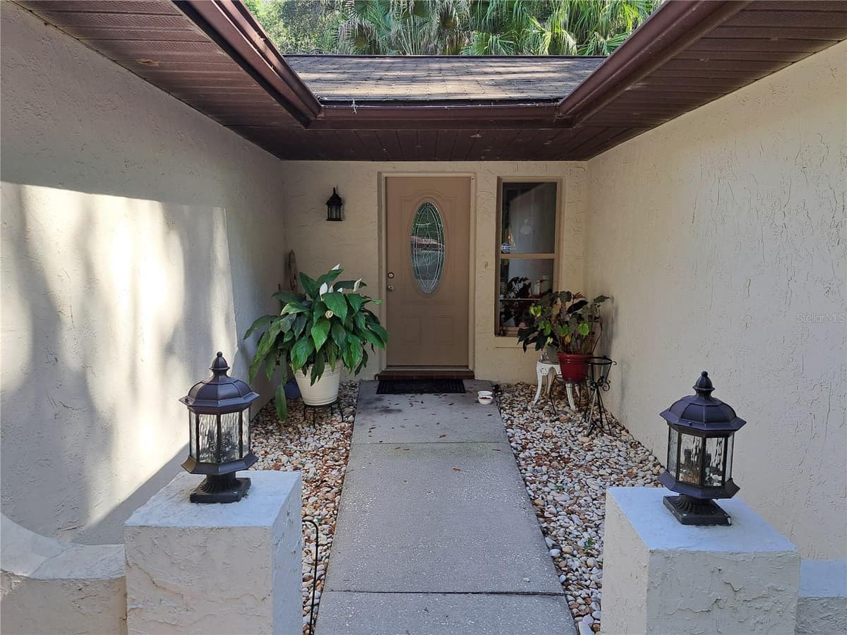 5672 AVE H — photo 4 of 30