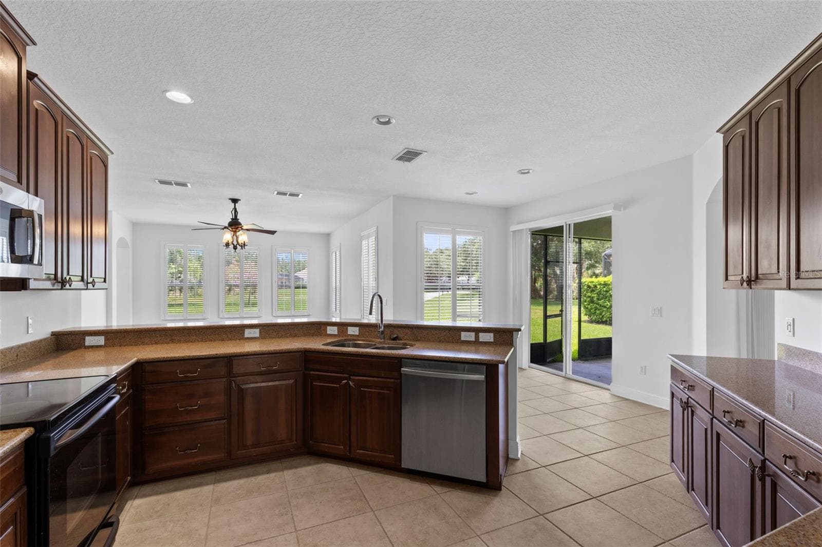6363 SEDONA LEAF COURT — photo 9 of 38
