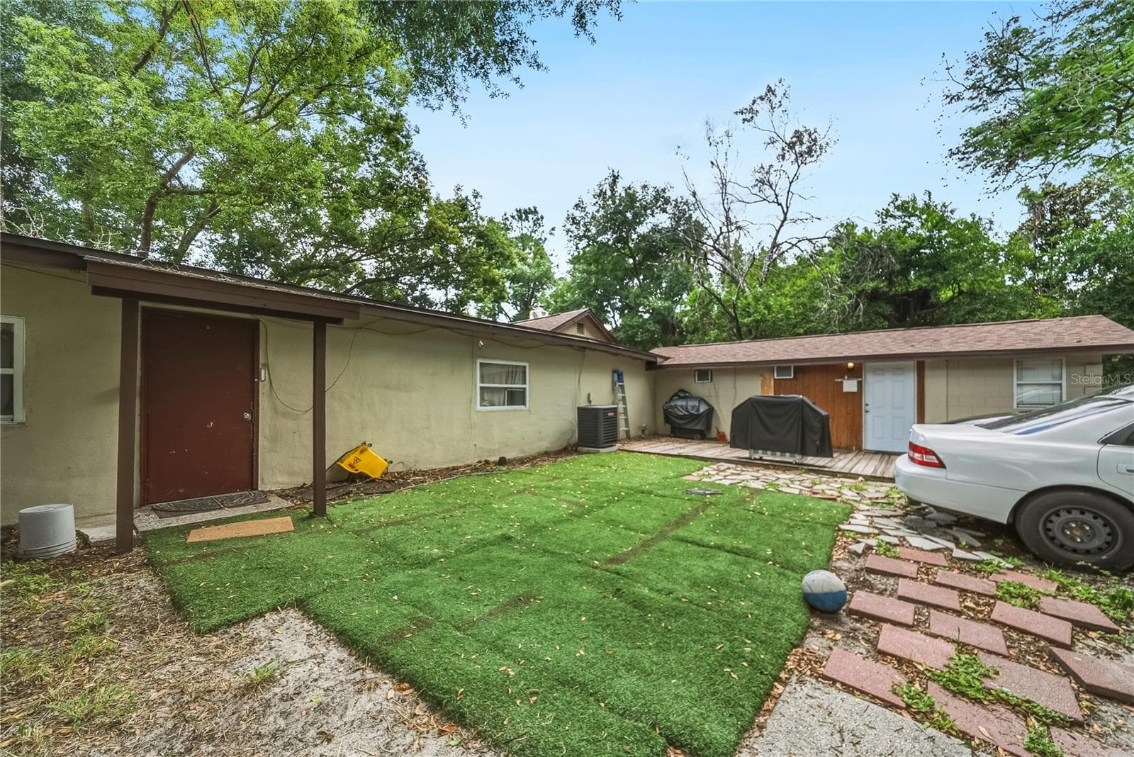 761 SEMINOLA BOULEVARD — photo 21 of 33