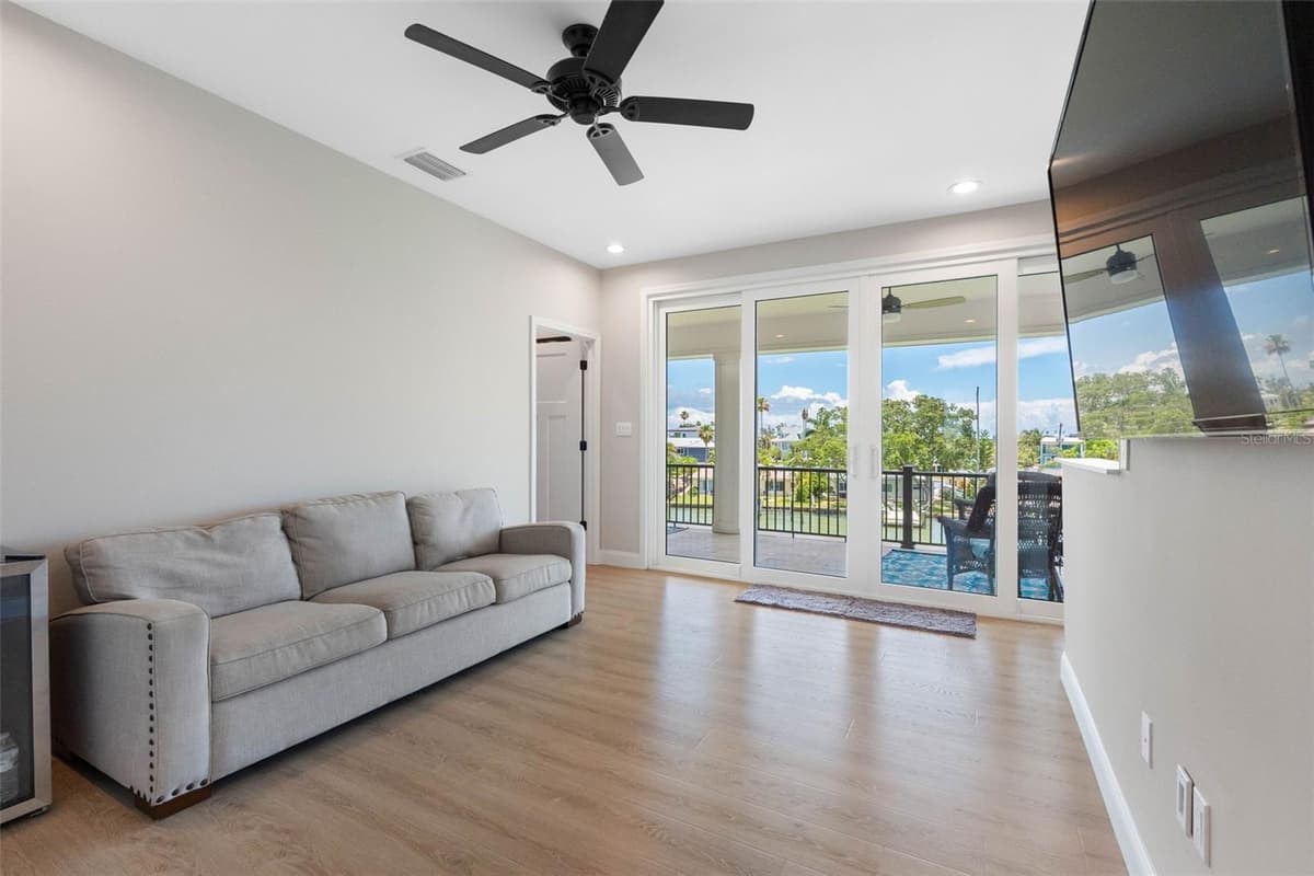 16025 REDINGTON DRIVE — photo 32 of 68