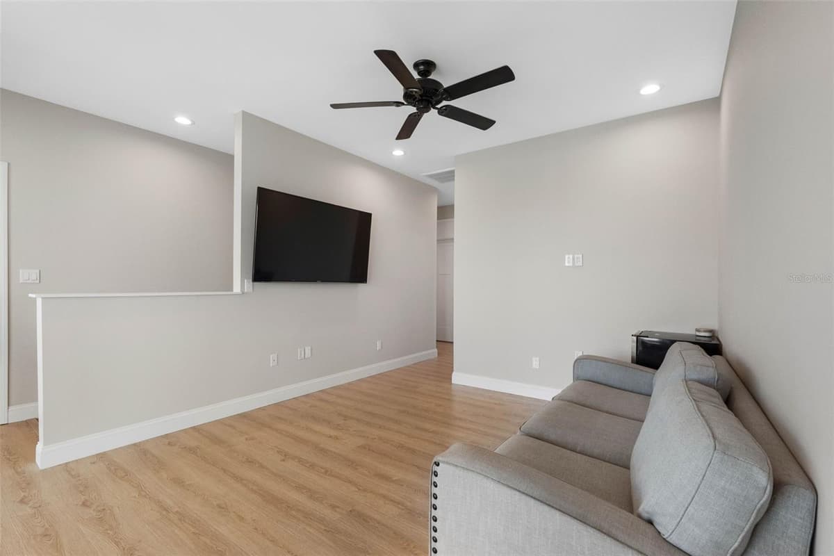 16025 REDINGTON DRIVE — photo 31 of 68